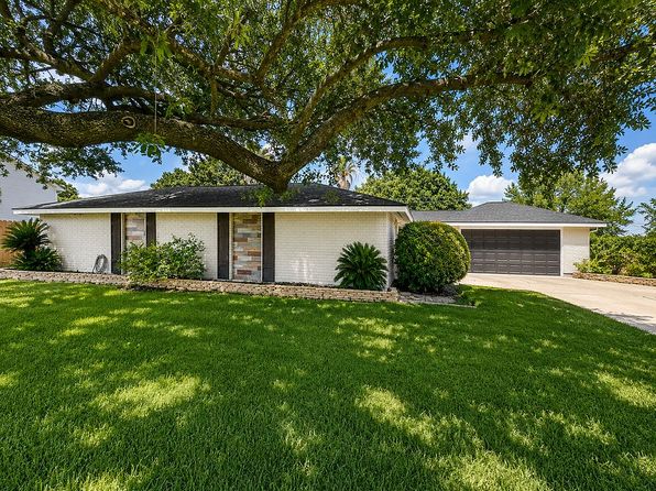176 Tiger Lily St
