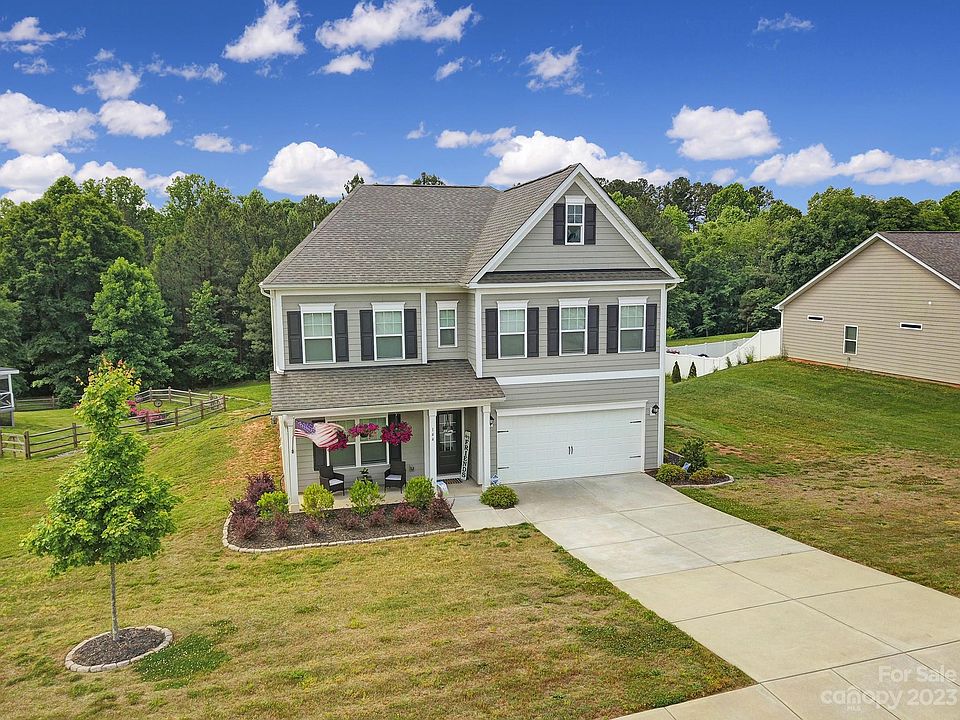 1st image of 144 Sierra Chase Dr