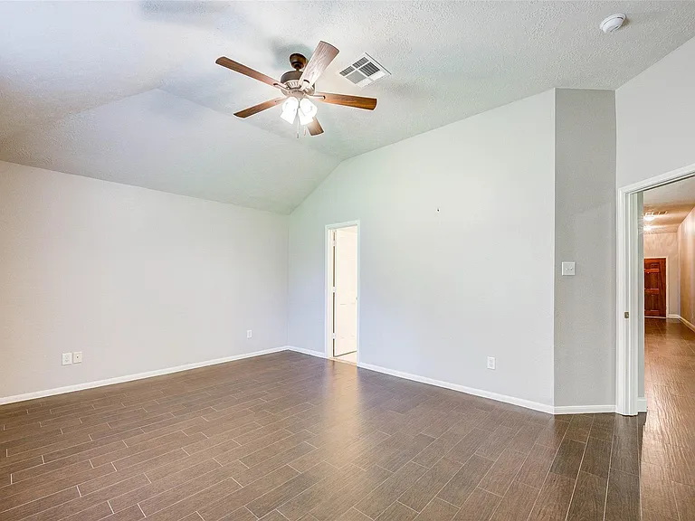 21611 Country Club Green Way — Photo 27