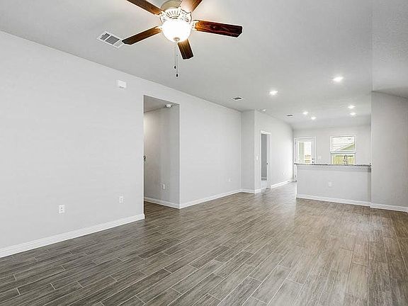 5th image of 8213 Cottage Rose Dr