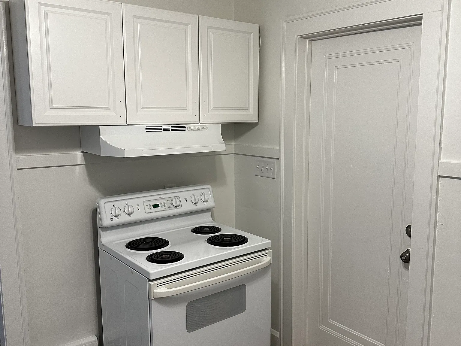 2 bed, 1025 sqft, $1,550 — Photo 2