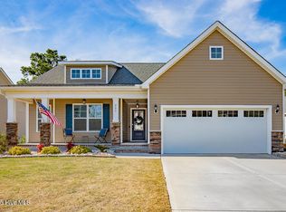 203 Pastoral Ct, Sneads Ferry, NC 28460