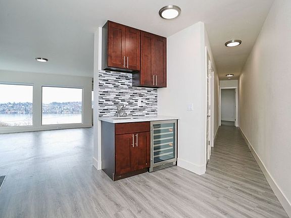 5th image of 2468 6th Ave N #Penthouse 401