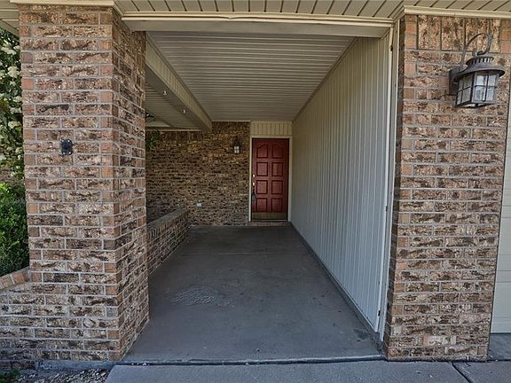 5th image of 6812 Toluca Dr