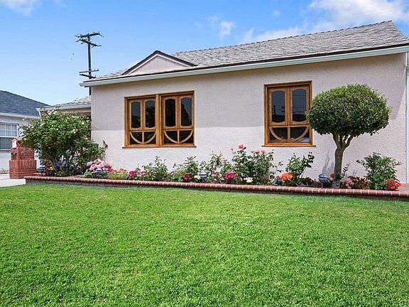 3rd image of 18208 Saint Andrews Pl