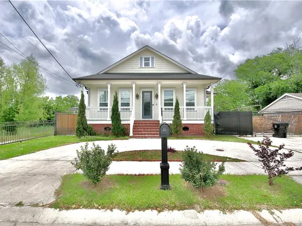5000 Louisa Dr, New Orleans, LA 70126