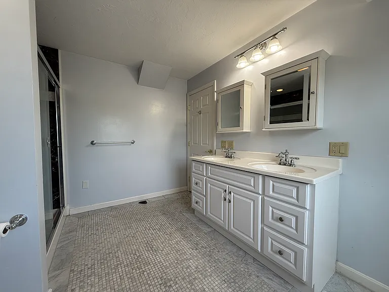947 Washington St #2 — Photo 14