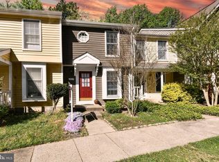 1608 Poplar Grove Dr, Reston, VA 20194