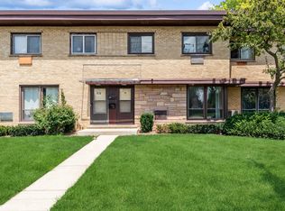 908 N Wheeling Rd #1, Mount Prospect, IL 60056