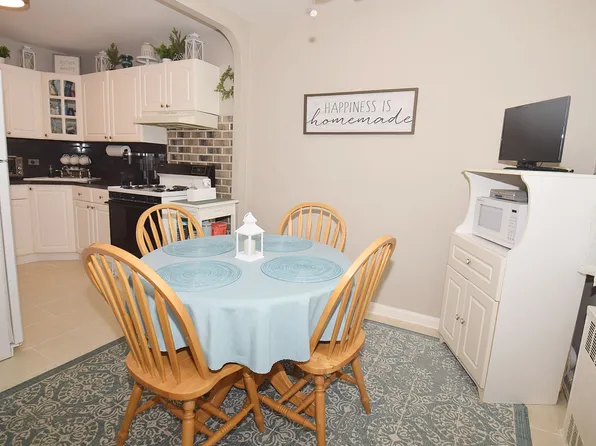 34-30 Corporal Kennedy Street image 8 of 19