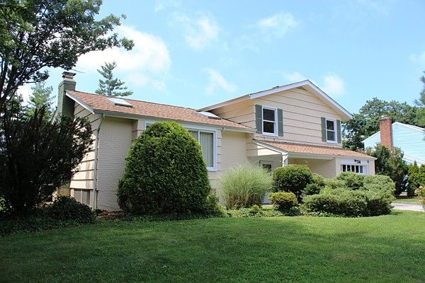 1st image of 64 Viola Dr