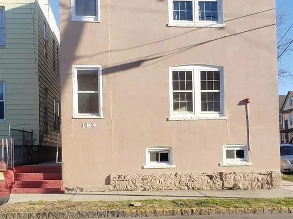 184 Grant St, Perth Amboy, NJ 08861