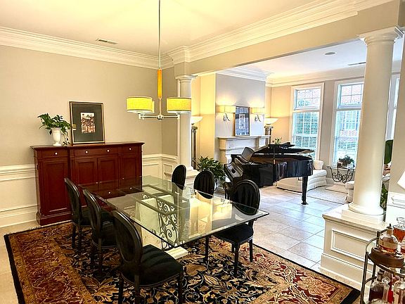 3rd image of 6415 Wakehurst Rd