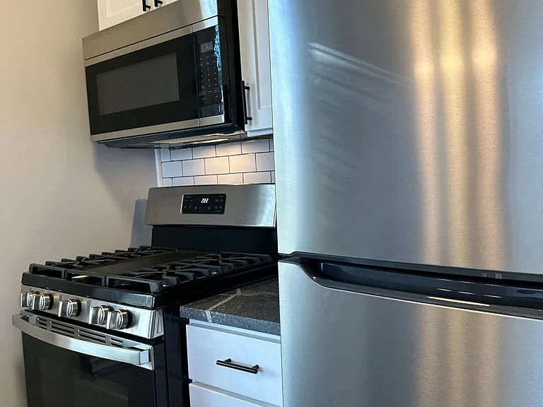 403 Oak St #3 — Photo 8