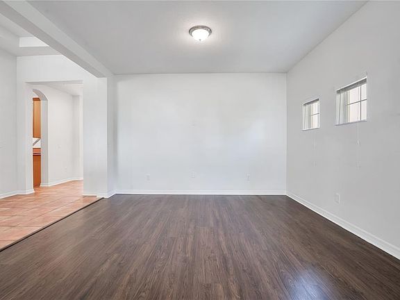 5th image of 432 YORK DALE DRIVE