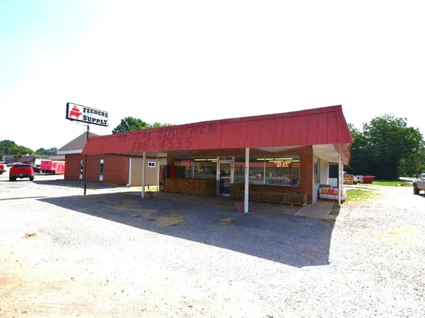 211 N 2nd St #3, Stilwell, OK 74960