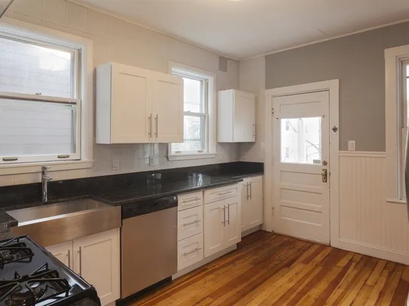 39 Cherry St #1, Somerville, MA 02144