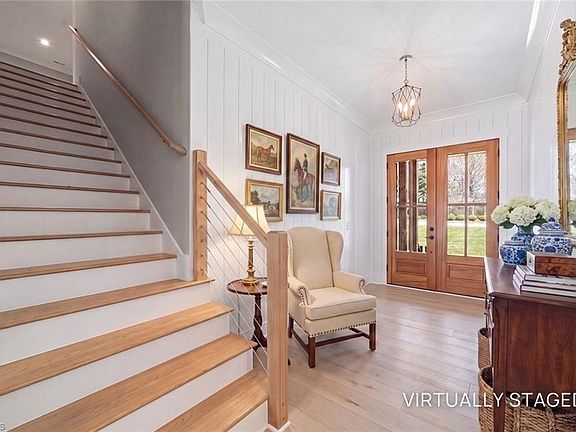 3rd image of 3973 Valley View Cir