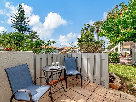 4th image of 5749 Phoenix Palm Court Unit A