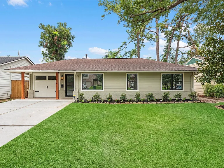 1826 Woodcrest Dr — Photo 5