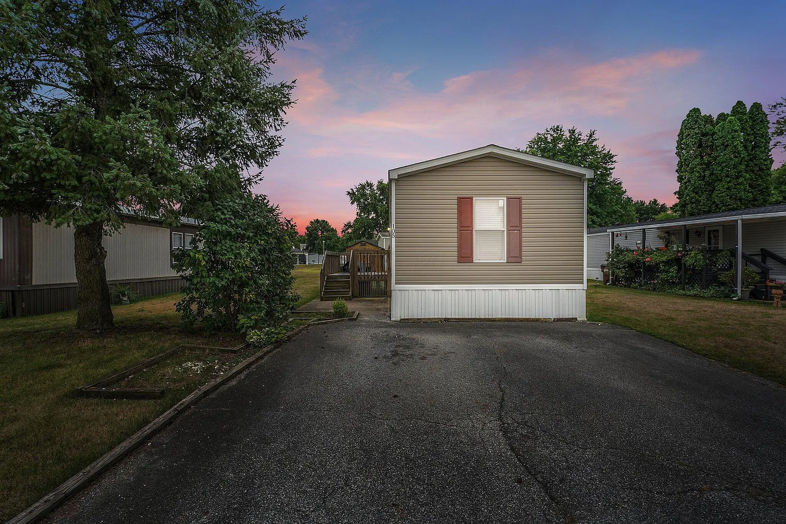 105 Skyline Dr photo 1