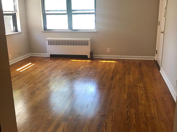 2nd image of 4442 W 8th St #1