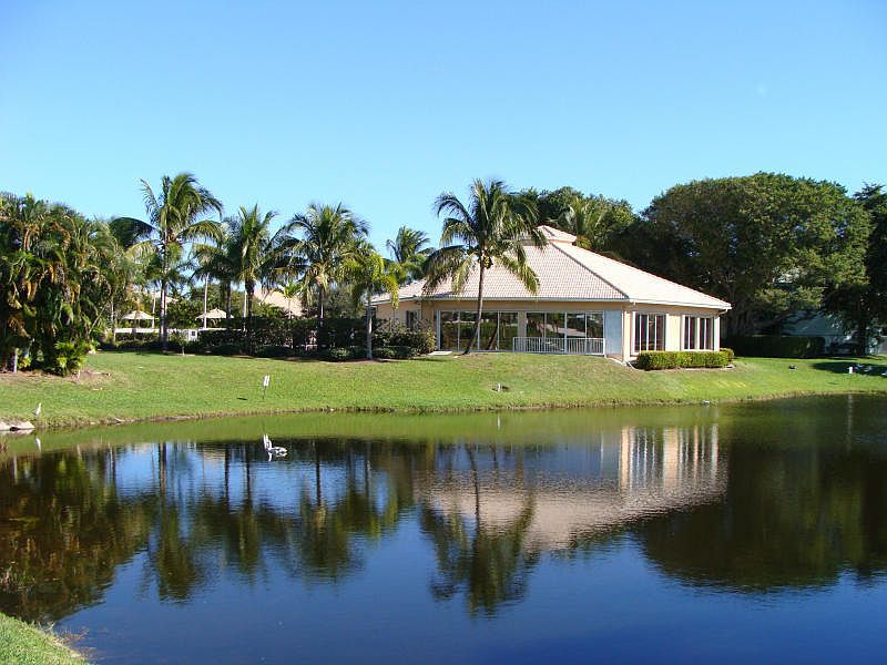 1st image of 240 Coral Trace Cir W