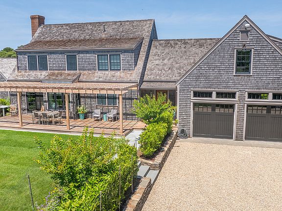 3rd image of 10 Sheep Commons Ln