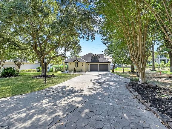 2nd image of 22 Creekwood Dr