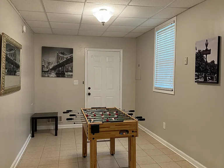 William Dr — Photo 24