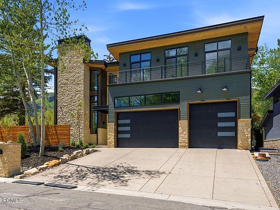 4th image of 2083 Three Kings Ct