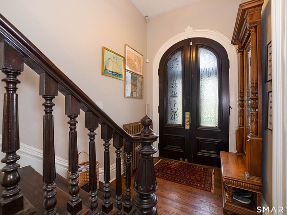 3rd image of 562 Chapel Street