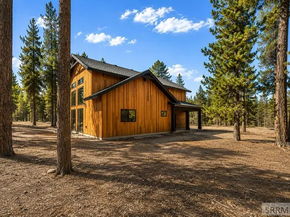 1527 Shadow Run, Ashton, ID 83420