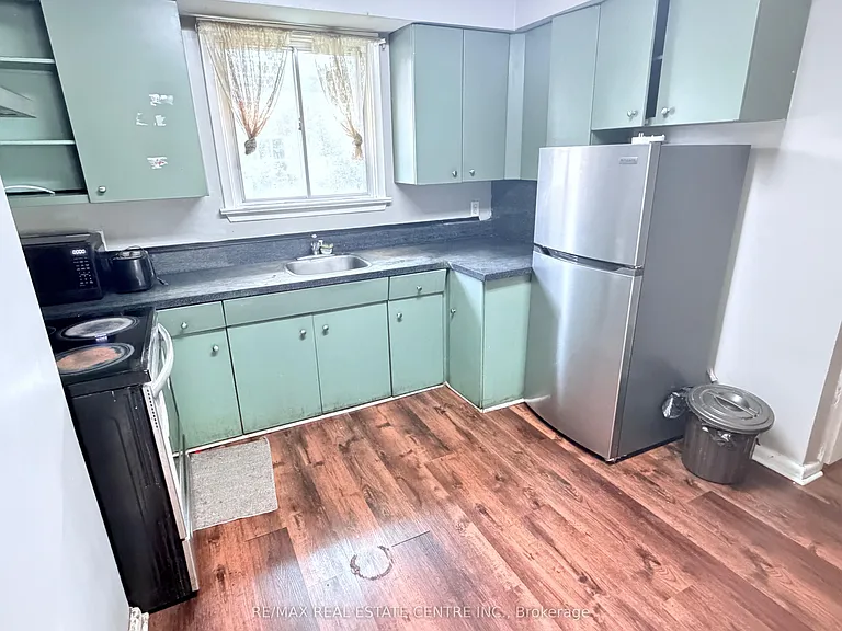 52 Sharbot Ave — Photo 12