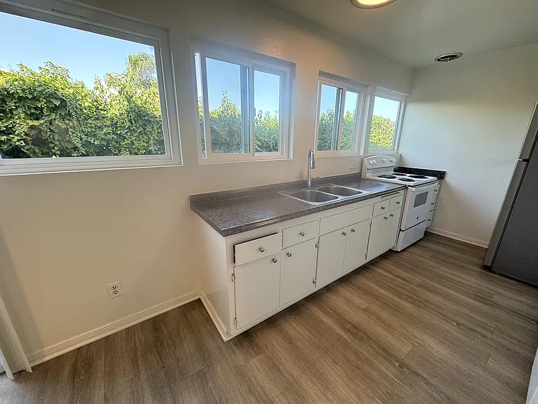 120 Oceano Ave #A — Photo 3