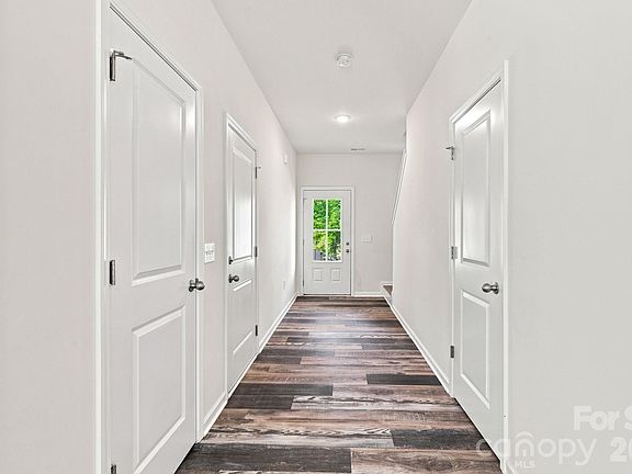 5th image of 837 Old Mountain Rd