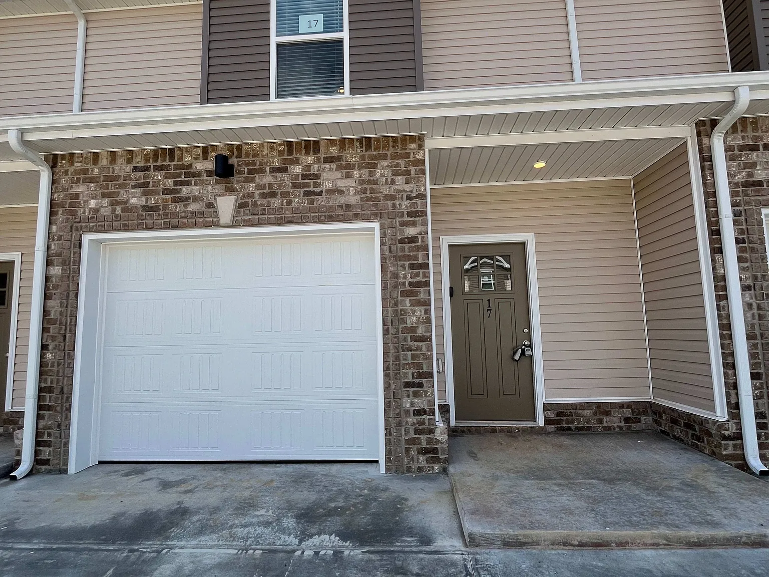 2 bed, 2.5 bath, 1550 sqft, $1,495 — Photo 1