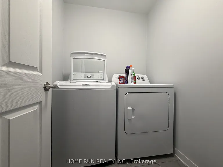 216 Billrian Cres — Photo 18