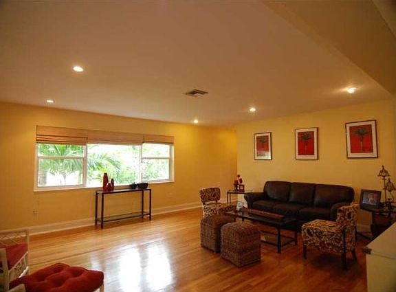 3rd image of 390 NE 107th St
