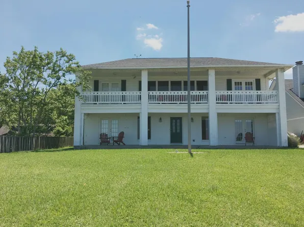 1447 Bayshore Dr, Kemah, TX 77565