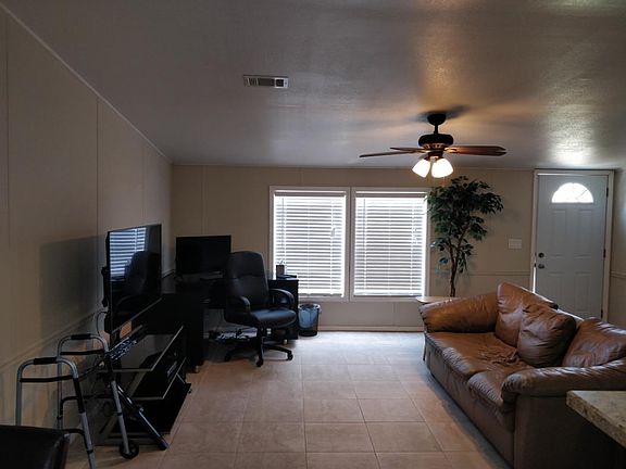 5th image of 3718 Silver Lake Dr