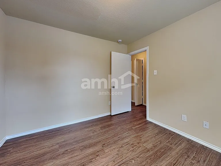 2822 Wisner Cir — Photo 13