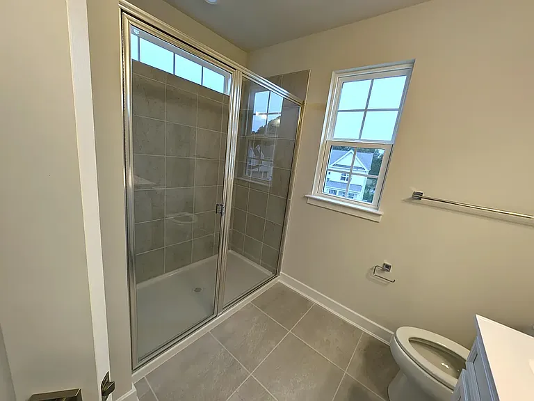 723 Kalmar Ln — Photo 6