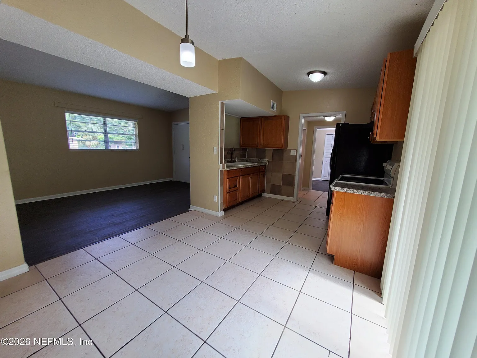 4 bed, 1.0 bath, 1278 sqft, $1,650 — Photo 3