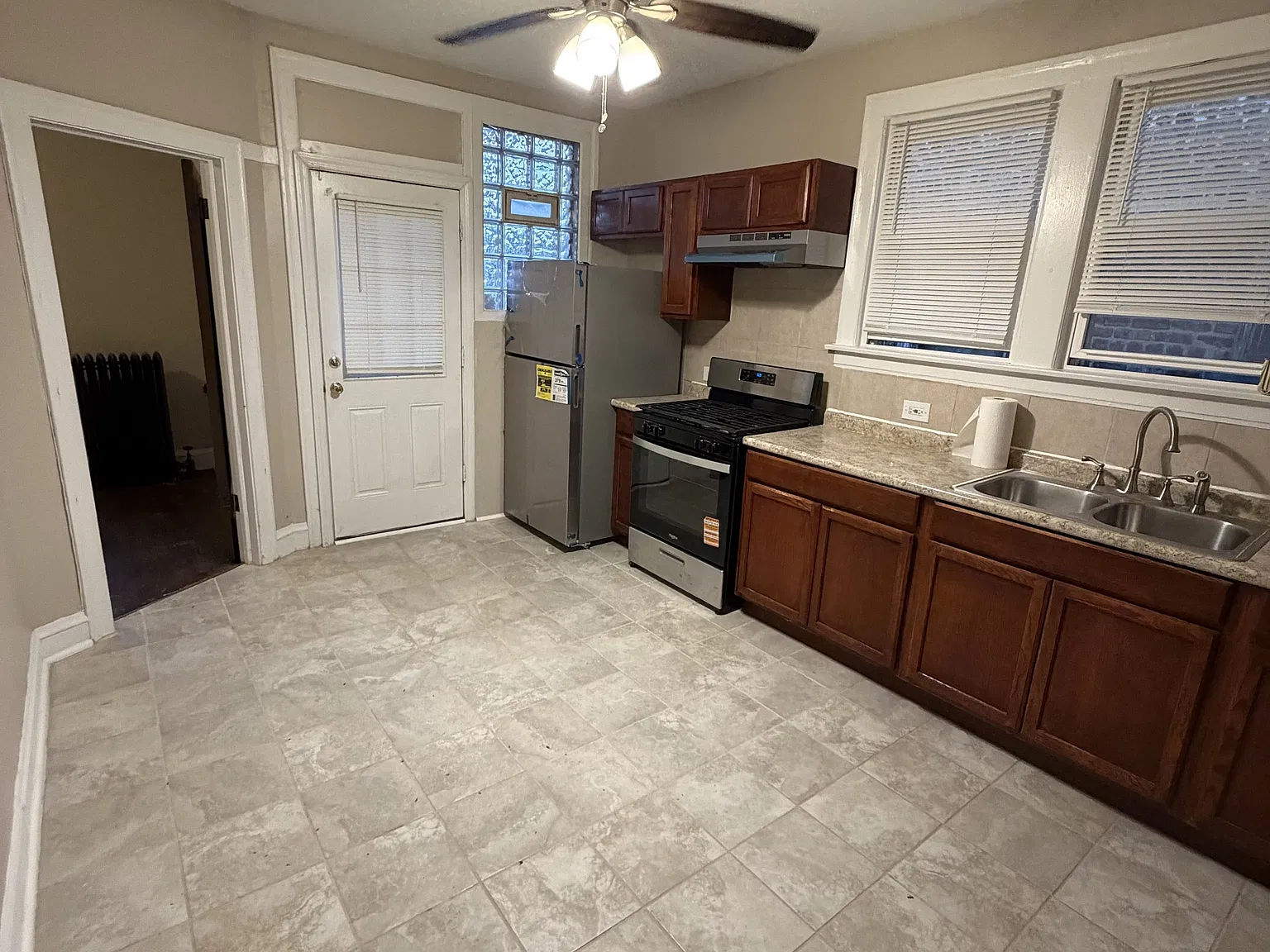 8226 S Vernon Ave — Photo 1
