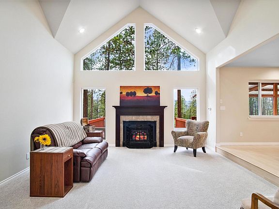 5th image of 980 Westover Rd #D