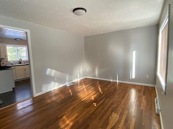 5th image of 1308 Dudley Ave
