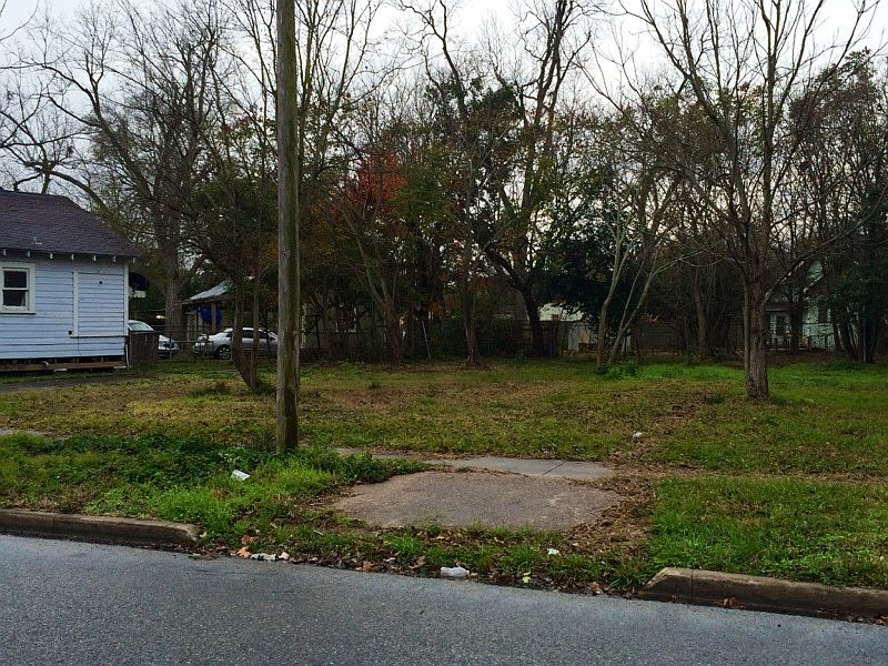 1st image of 1558 Avenue D