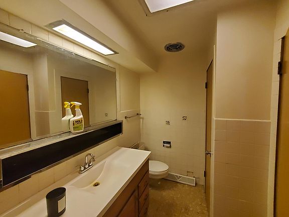 3rd image of 8707 S Euclid Ave APT 2