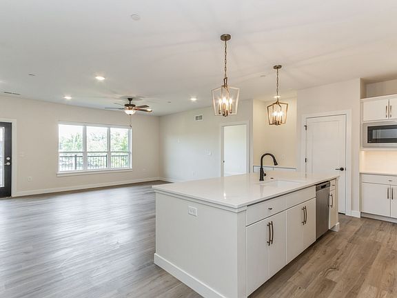 5th image of 1953 1st Ave NE #403